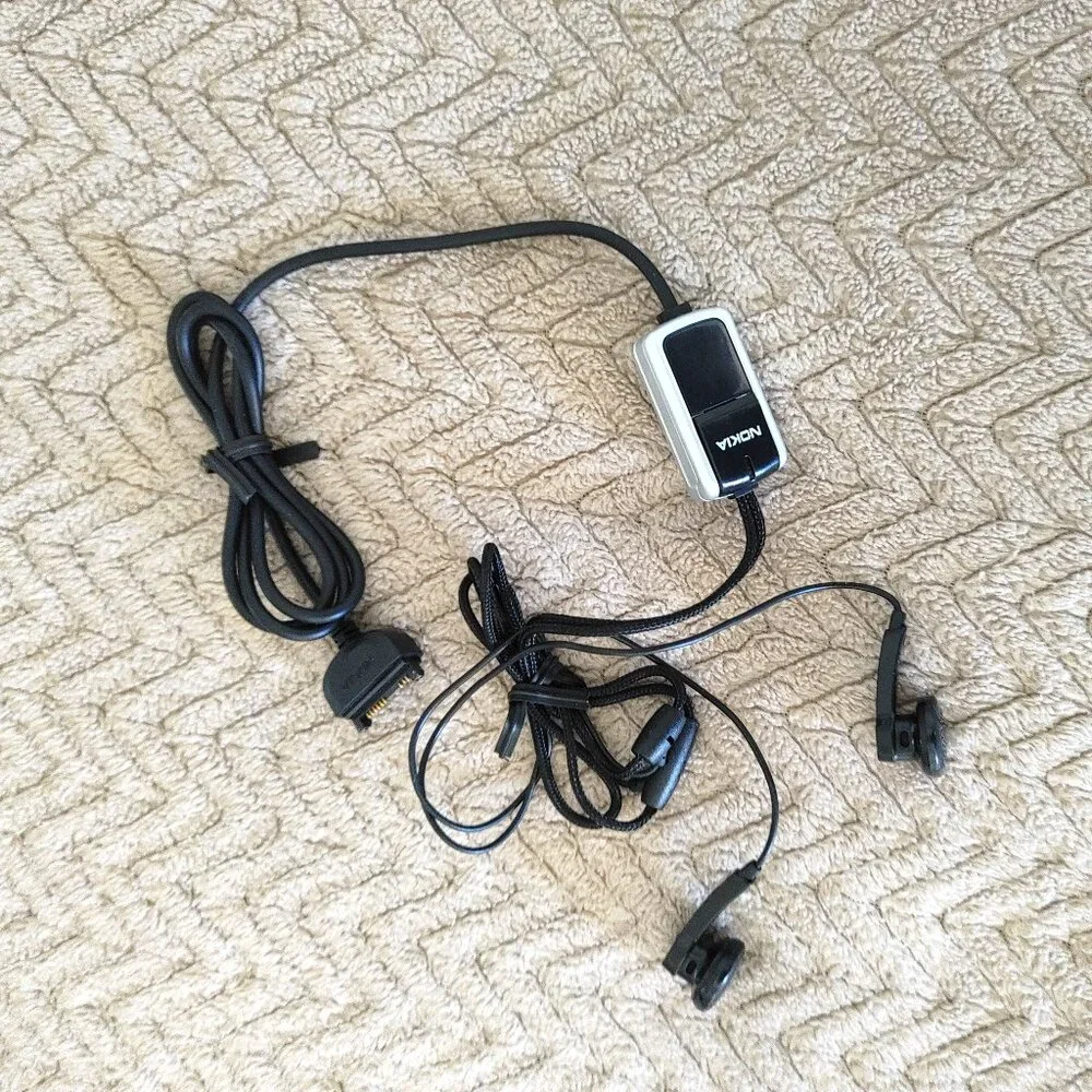 NOKIA Headset as pictured Type HS - 23 for Nokia phone